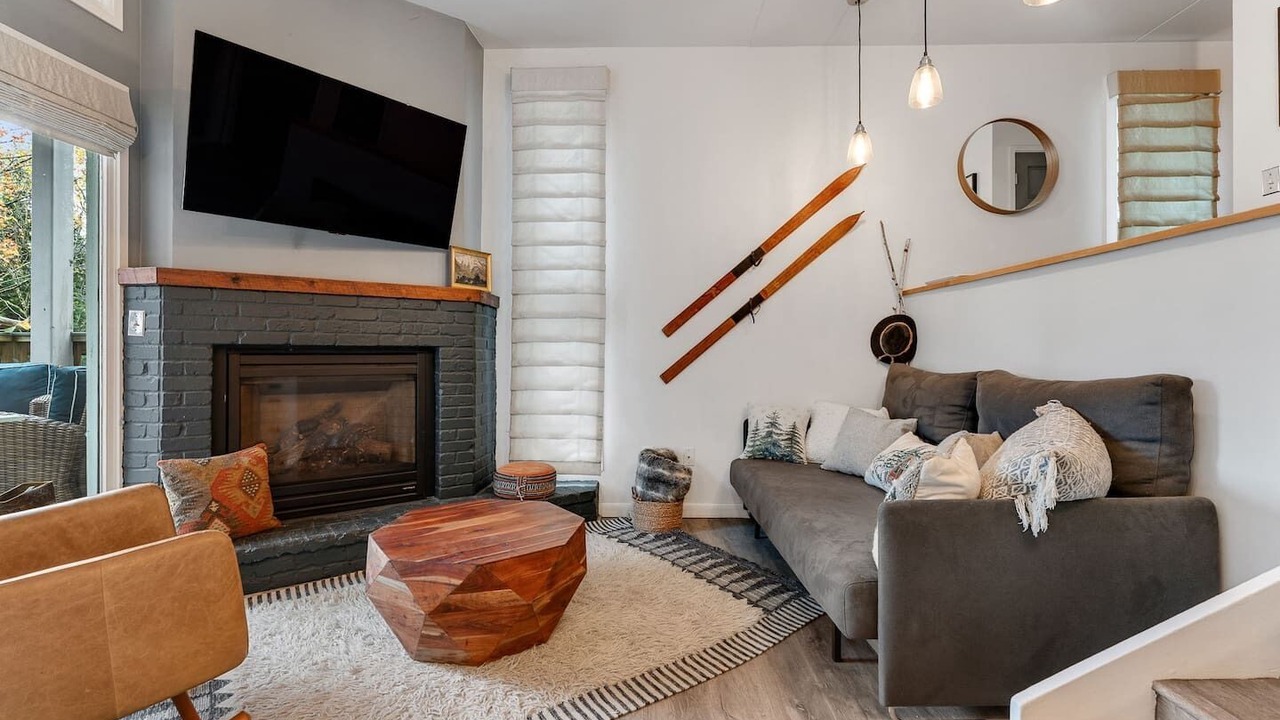 Photo of Livingroom in Warren