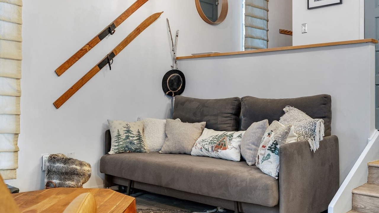 Photo of Livingroom in Warren