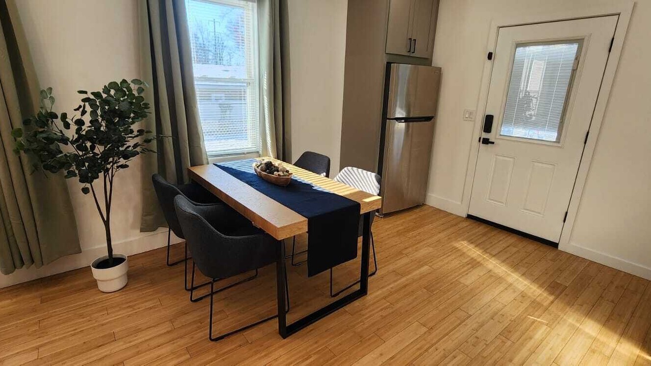 Photo of Others in Linden