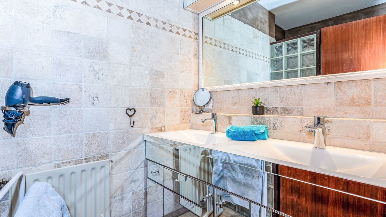 Photo of Bathroom in Saint-Servan