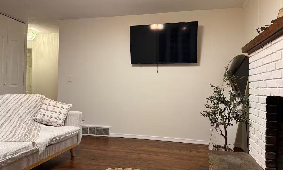 Photo of Livingroom in North Haven