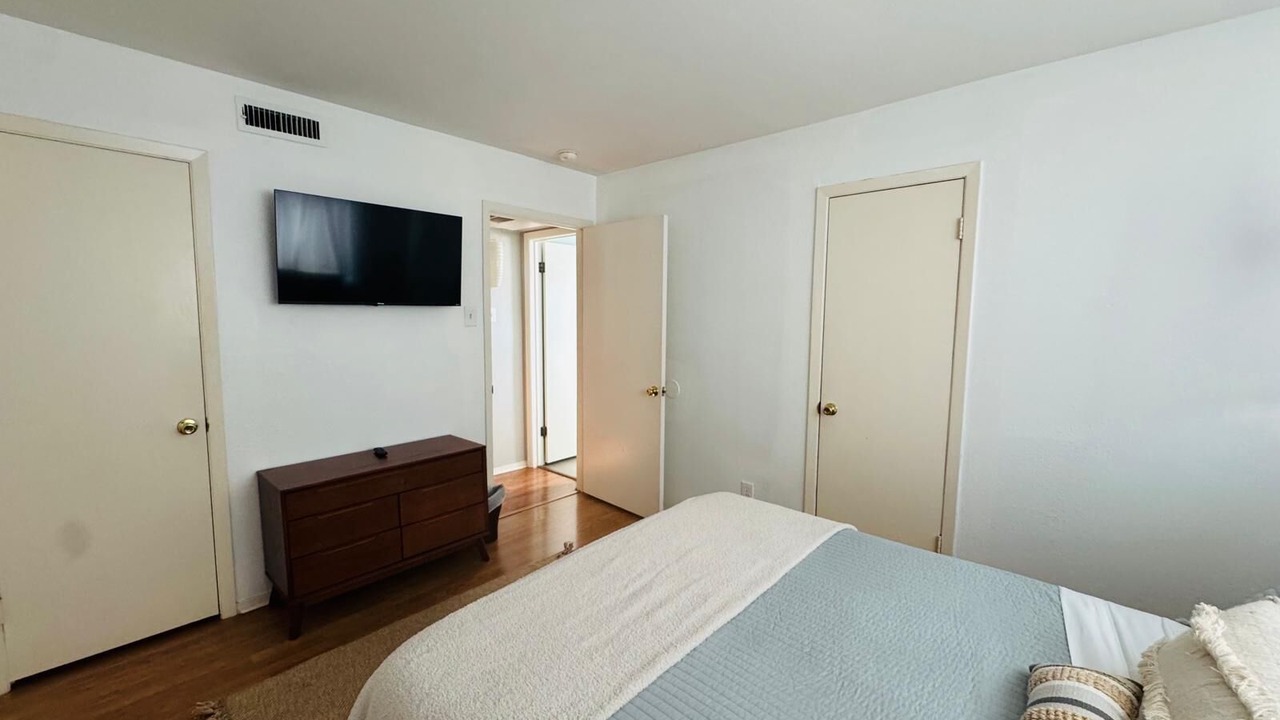 Photo of Bedroom in Lower Greenville