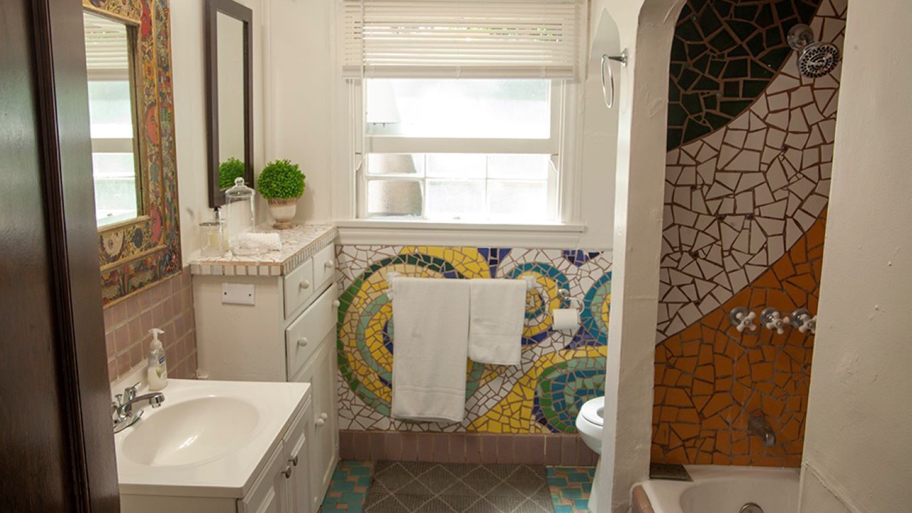 Photo of Bathroom in NoHo Arts District