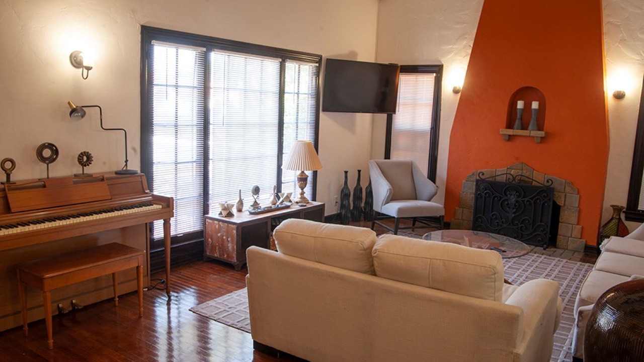 Photo of Livingroom in NoHo Arts District