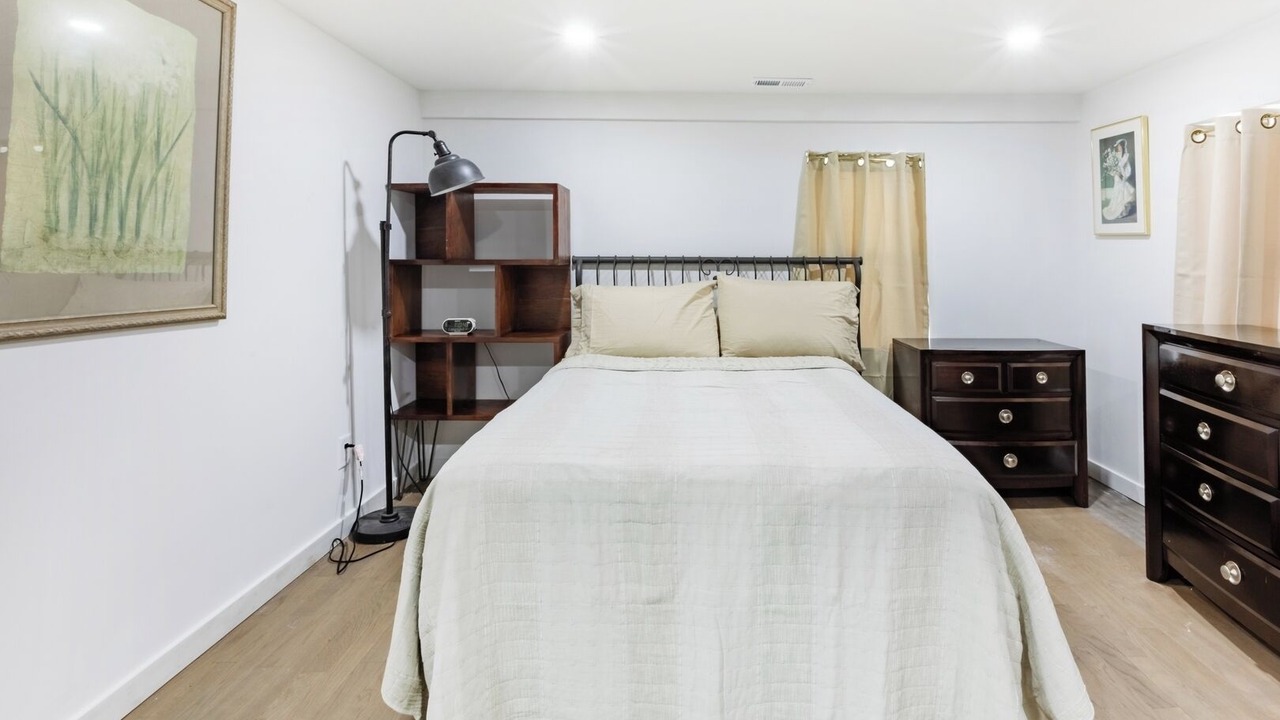 Photo of Bedroom in Orange