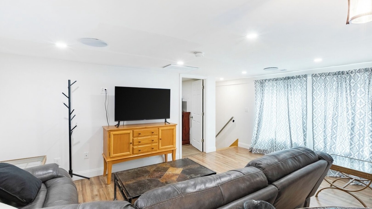 Photo of Livingroom in Orange