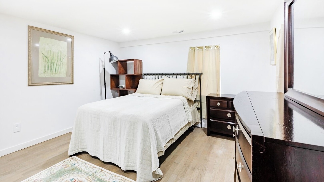 Photo of Bedroom in Orange