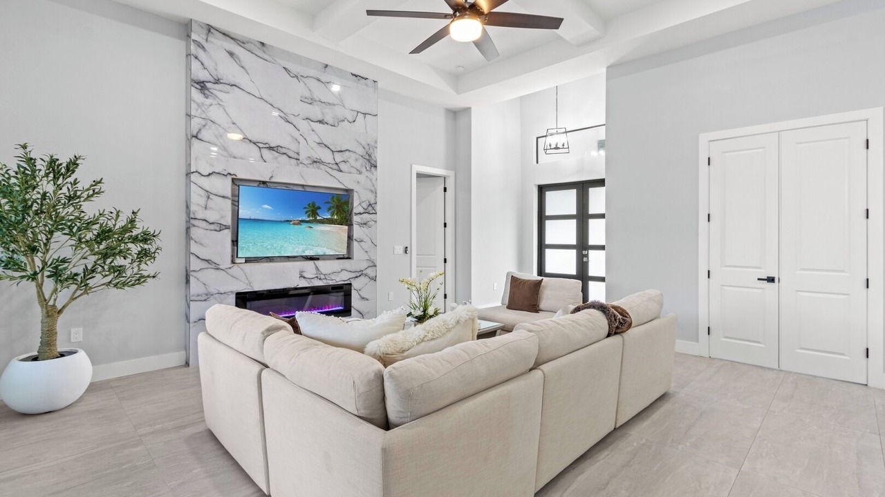 Photo of Livingroom in Burnt Store