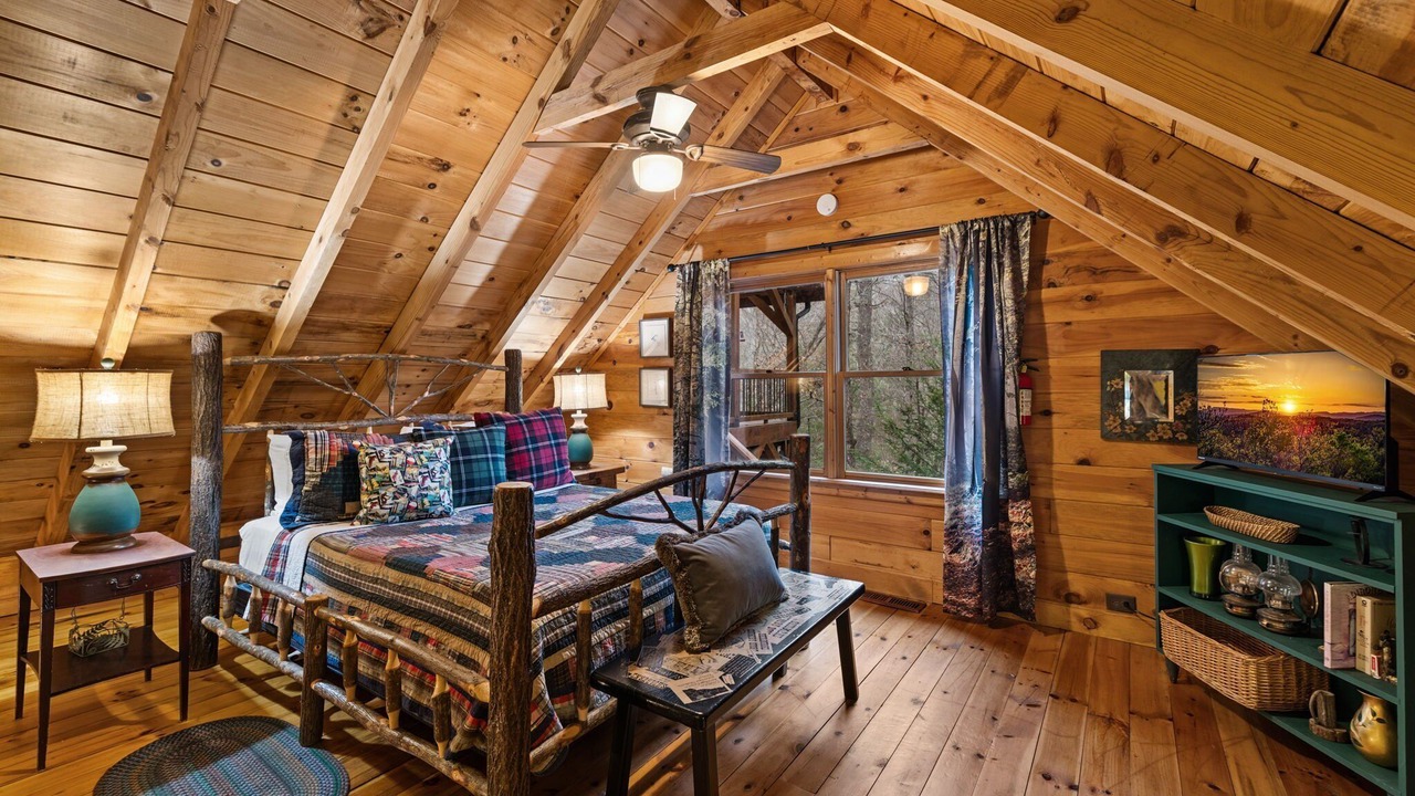 Photo of Bedroom in Hidden Lake