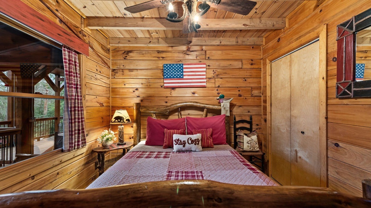 Photo of Bedroom in Hidden Lake
