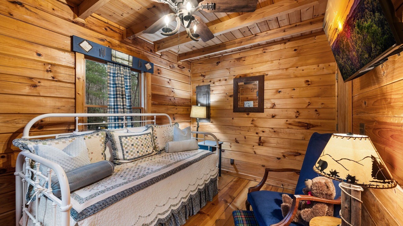 Photo of Bedroom in Hidden Lake