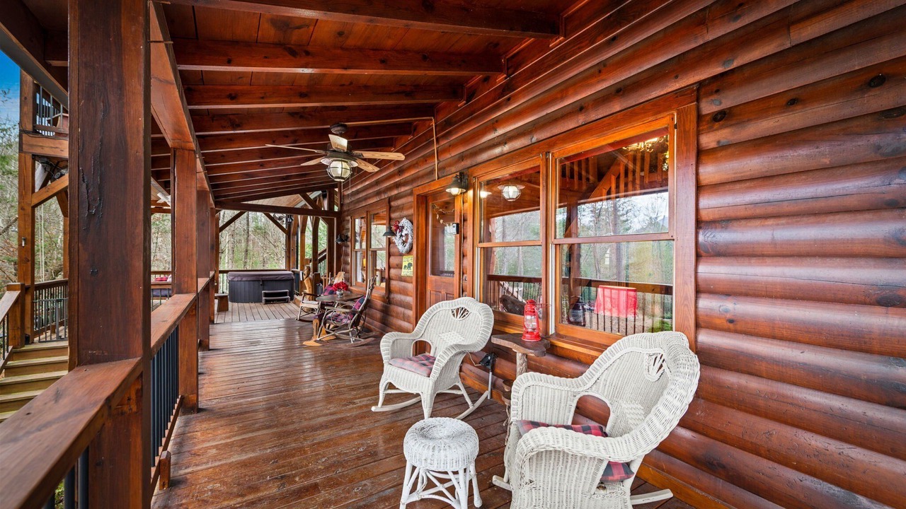Photo of Patio Balcony in Hidden Lake