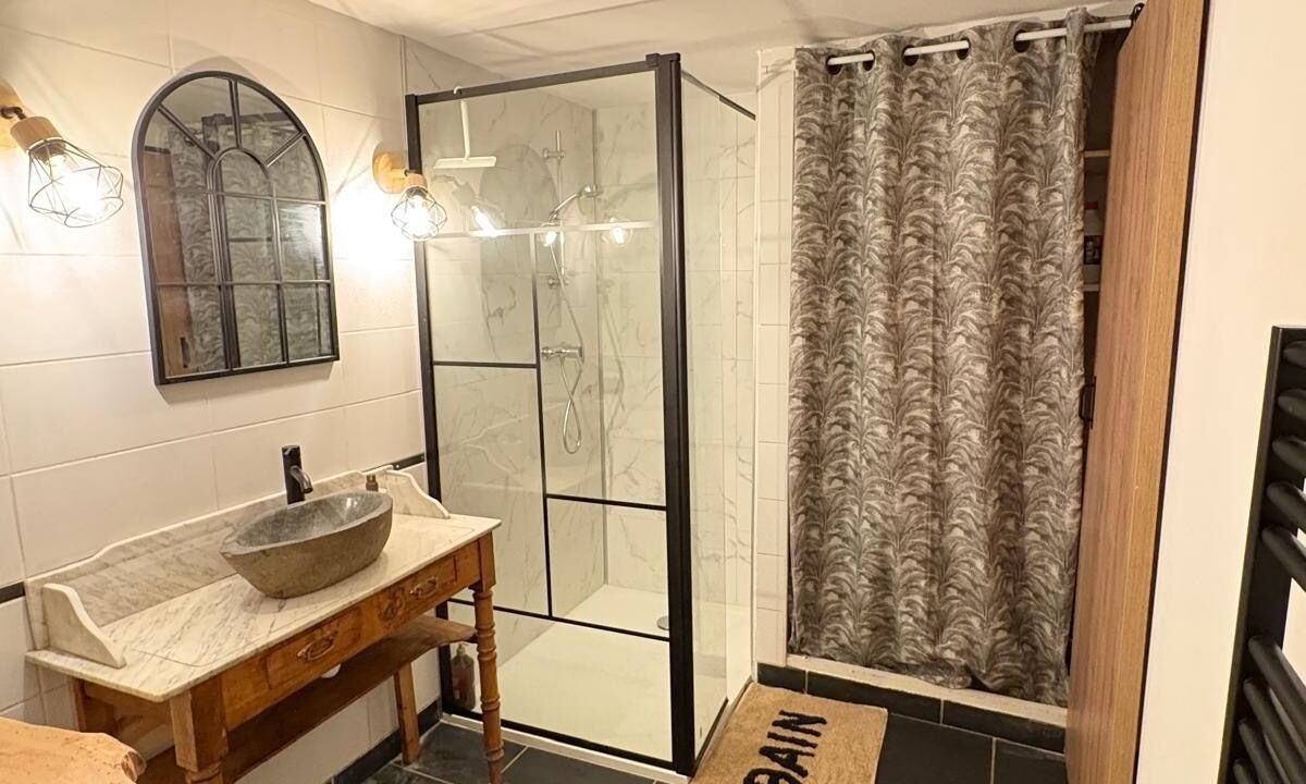Photo of Bathroom in Bourgueil