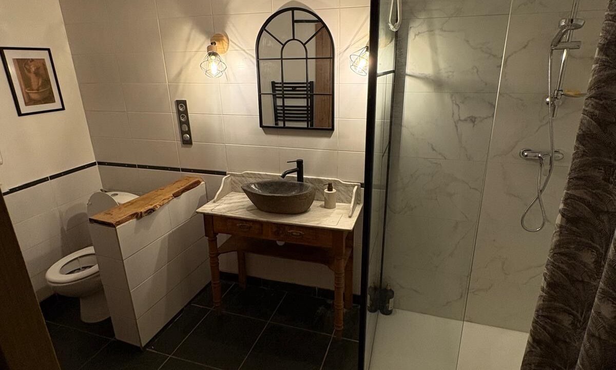 Photo of Bathroom in Bourgueil