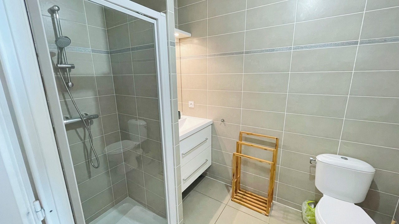 Photo of Bathroom in Jean Moulin - Marius Berliet