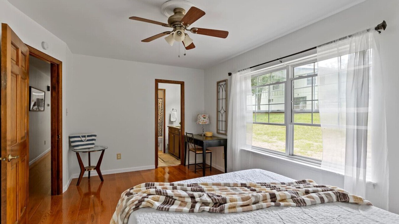 Photo of Bedroom in Eureka