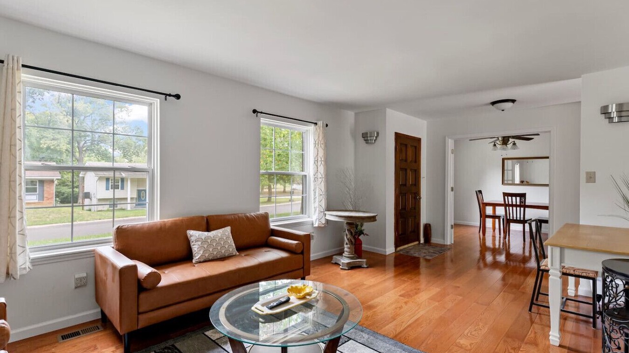 Photo of Livingroom in Eureka