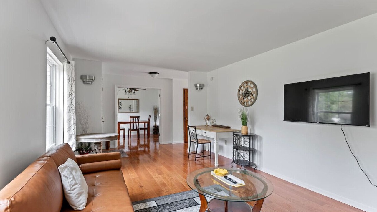Photo of Livingroom in Eureka