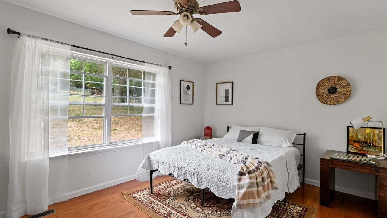 Photo of Bedroom in Eureka