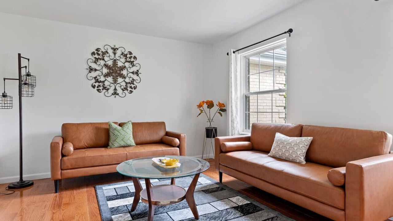 Photo of Livingroom in Eureka