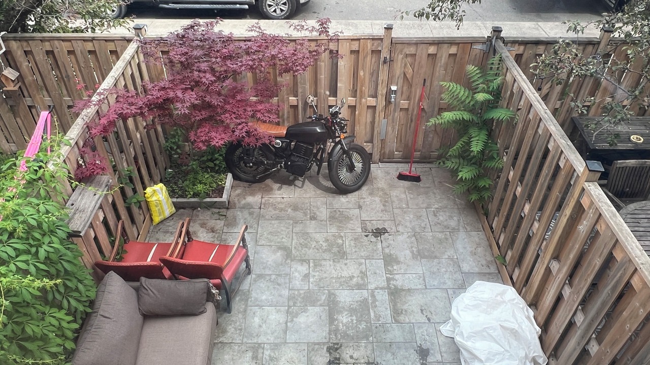 Photo of Outdoor in Leslieville