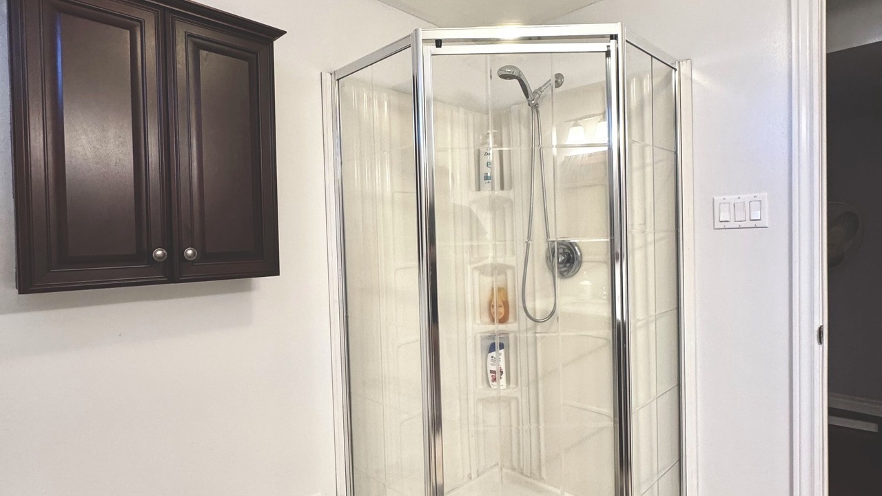 Photo of Bathroom in York Regional Municipality