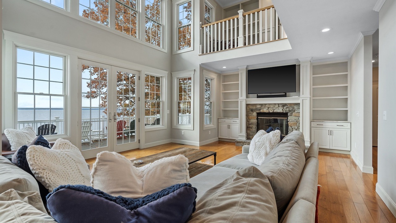 Photo of Livingroom in Cleveland