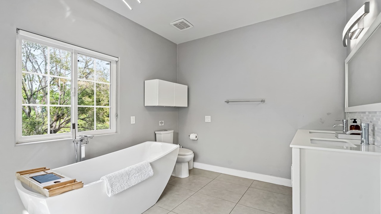 Photo of Bathroom in Sherman Oaks