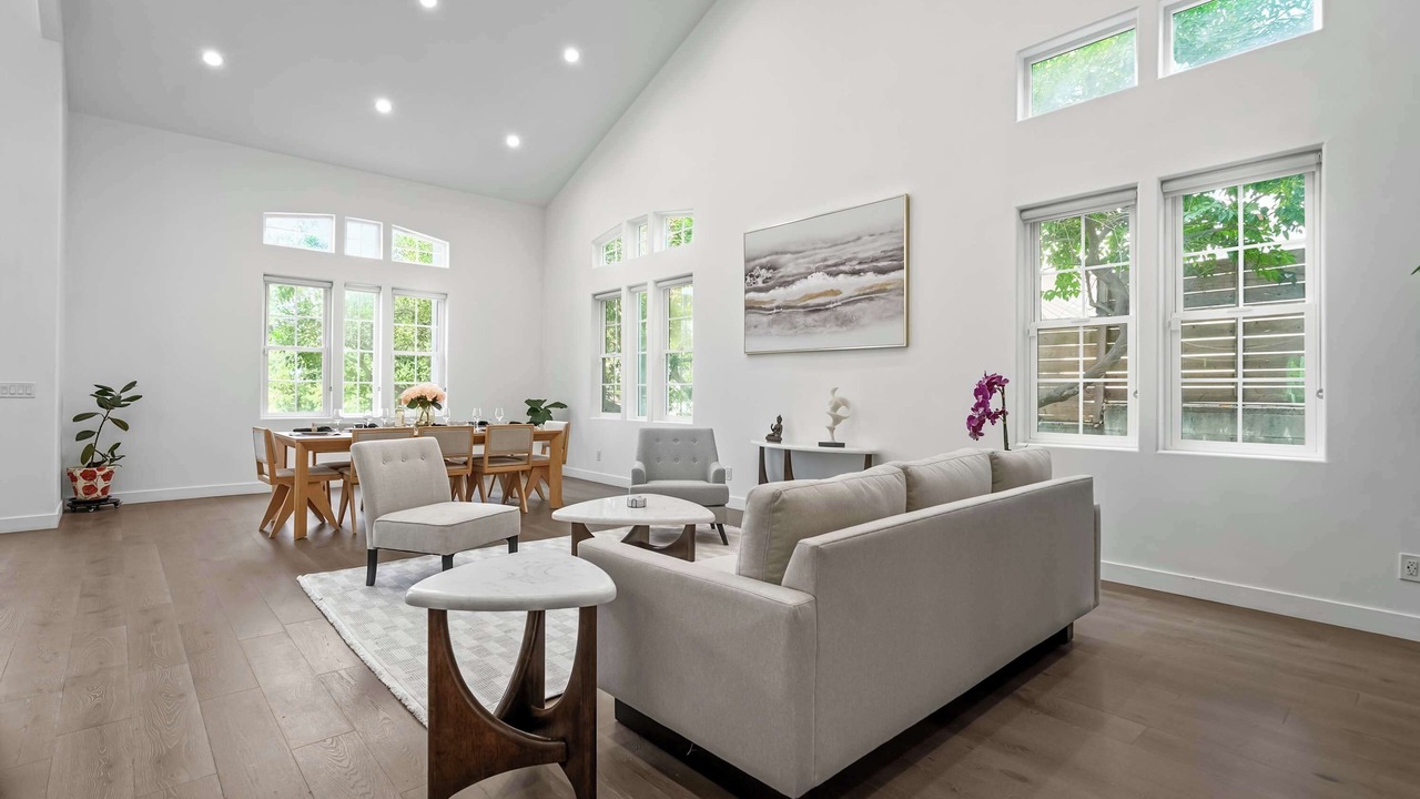 Photo of Livingroom in Sherman Oaks