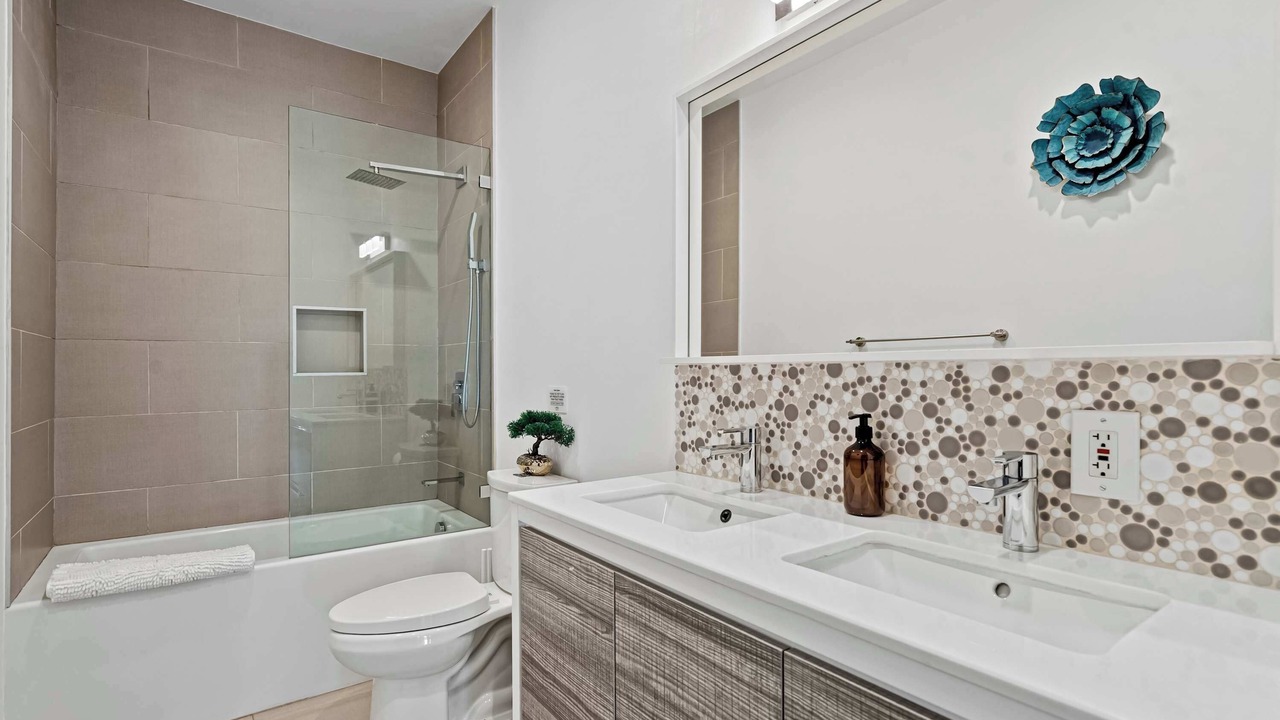 Photo of Bathroom in Sherman Oaks
