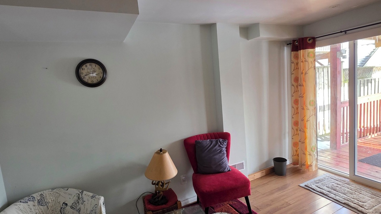 Photo of Livingroom in Ajax