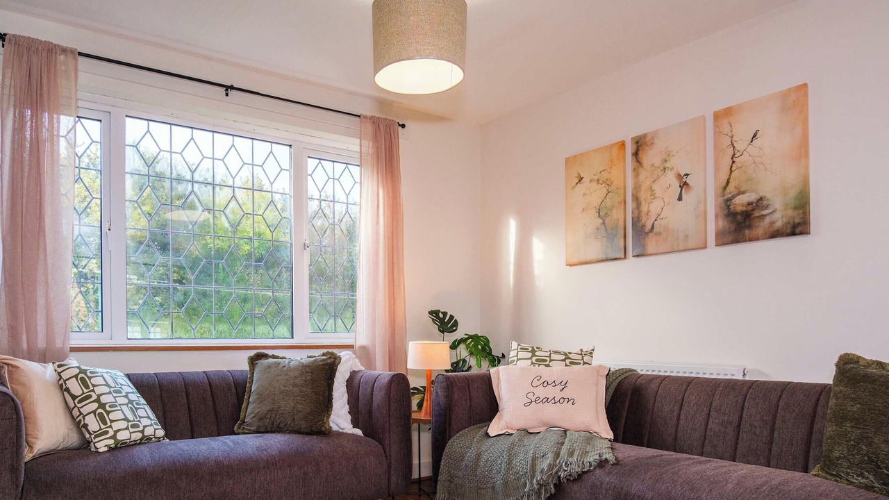 Photo of Livingroom in Bilston