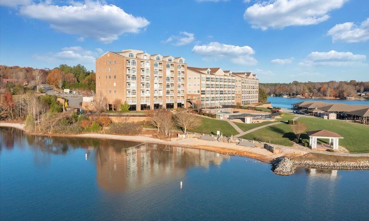 Photo of Outdoor in Smith Mountain Lake