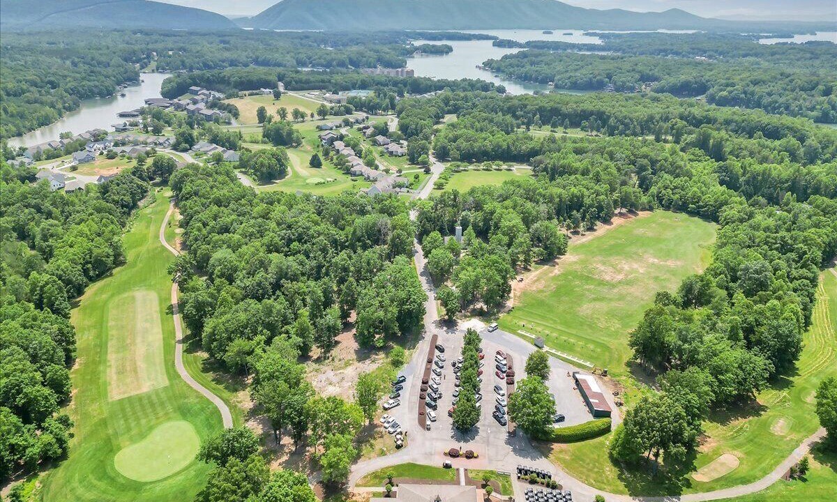 Photo of Outdoor in Smith Mountain Lake