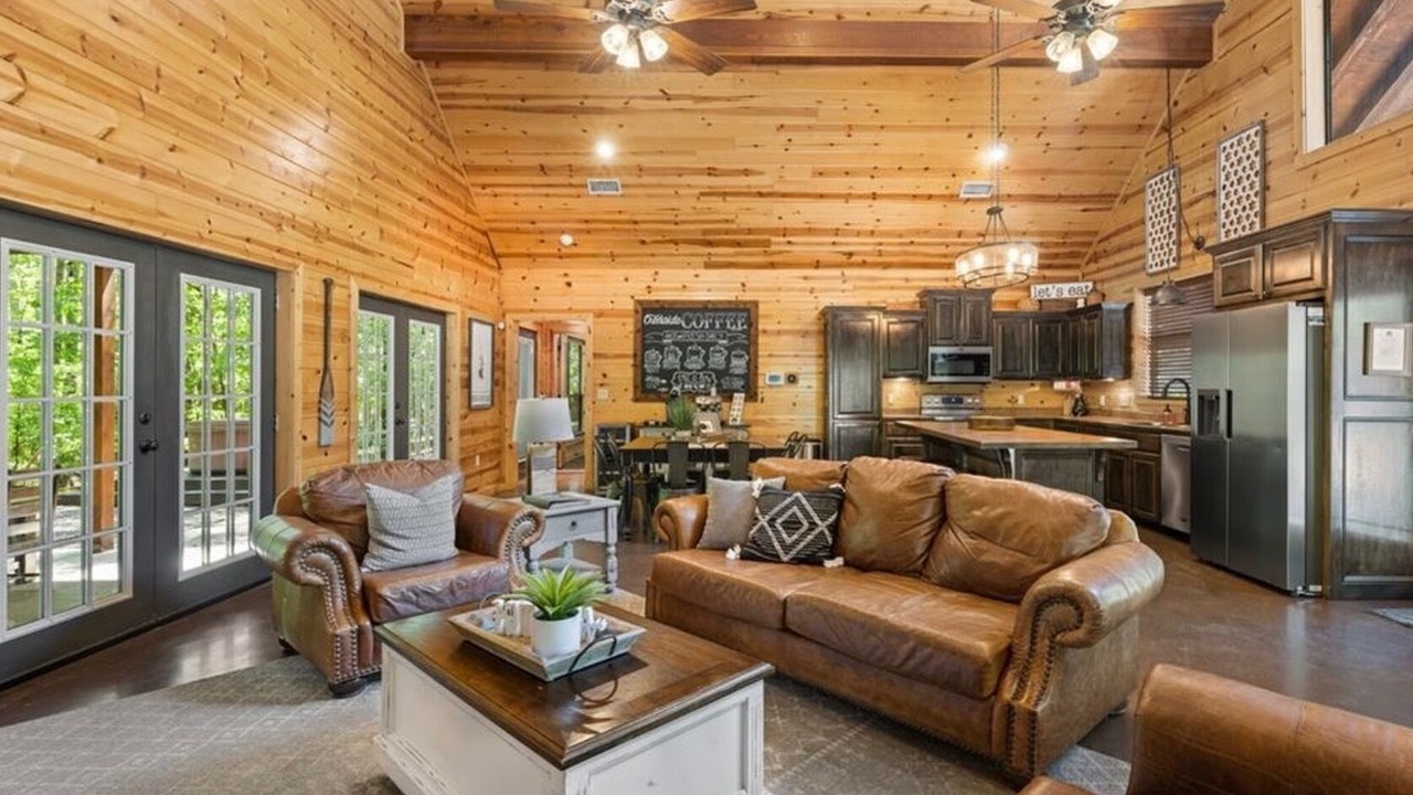 Photo of Livingroom in Broken Bow