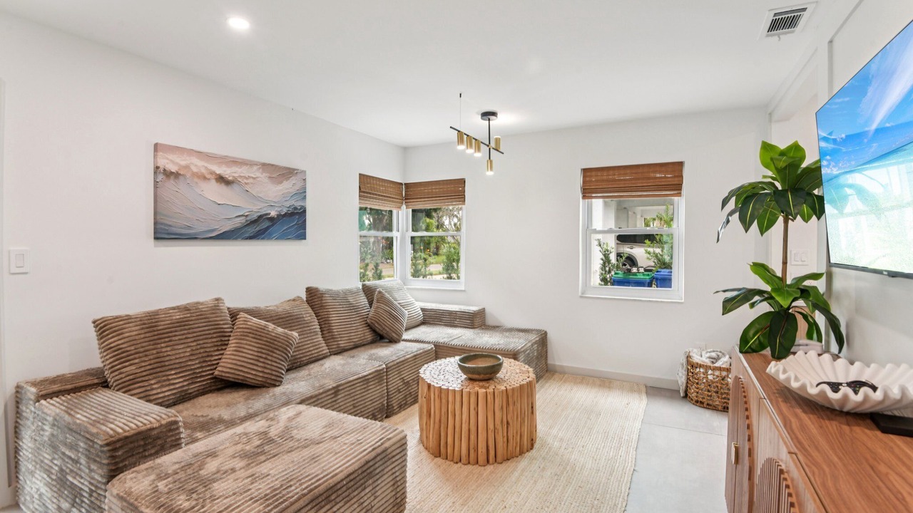 Photo of Livingroom in Redington Beach