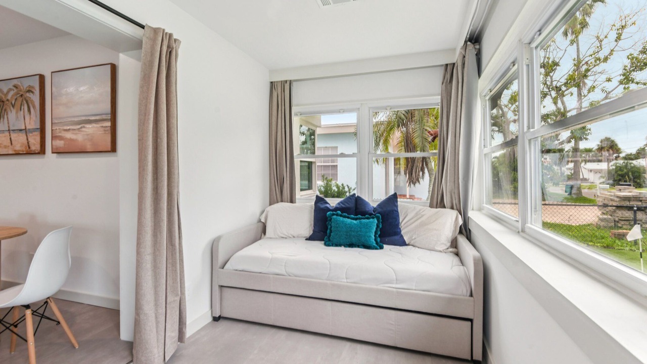 Photo of Livingroom in Redington Beach