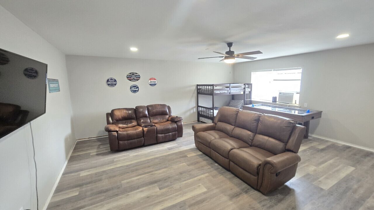 Photo of Livingroom in Leon County