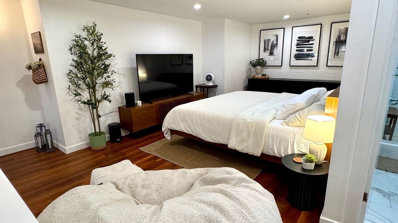 Photo of Bedroom in Hunters Point