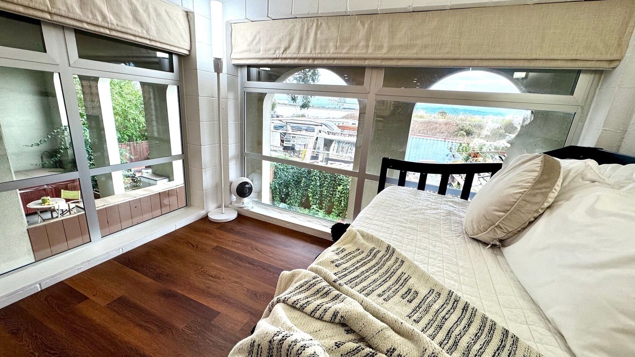 Photo of Bedroom in Hunters Point