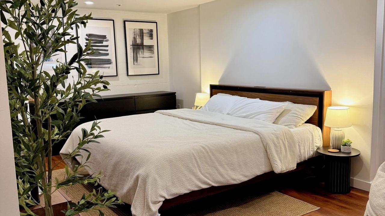 Photo of Bedroom in Hunters Point