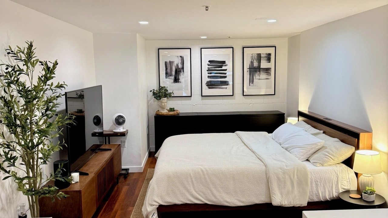Photo of Bedroom in Hunters Point