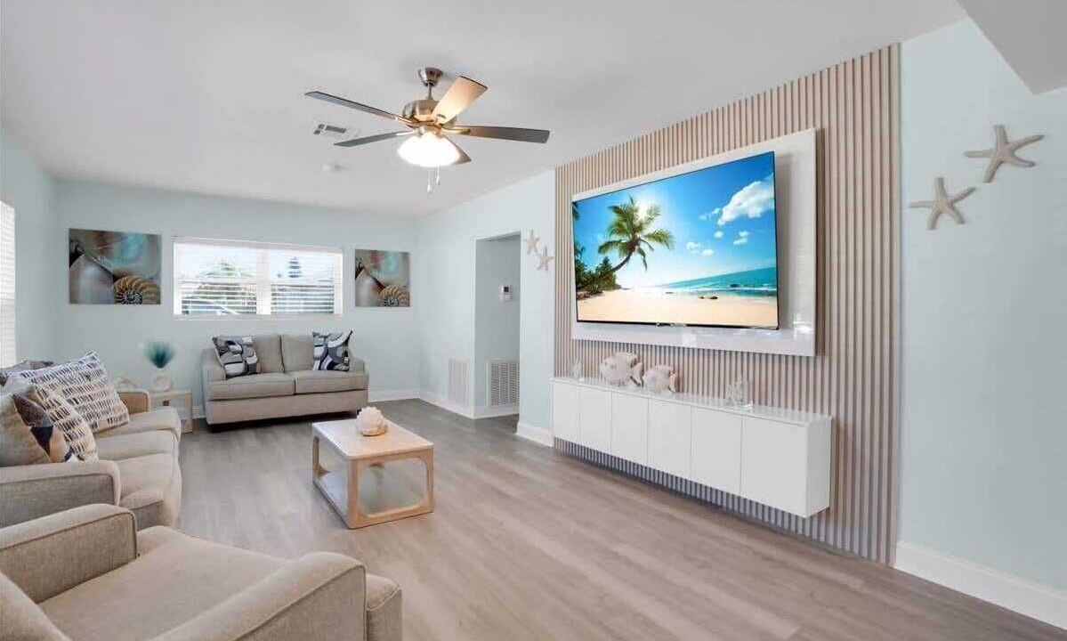 Photo of Bedroom in Edgewater