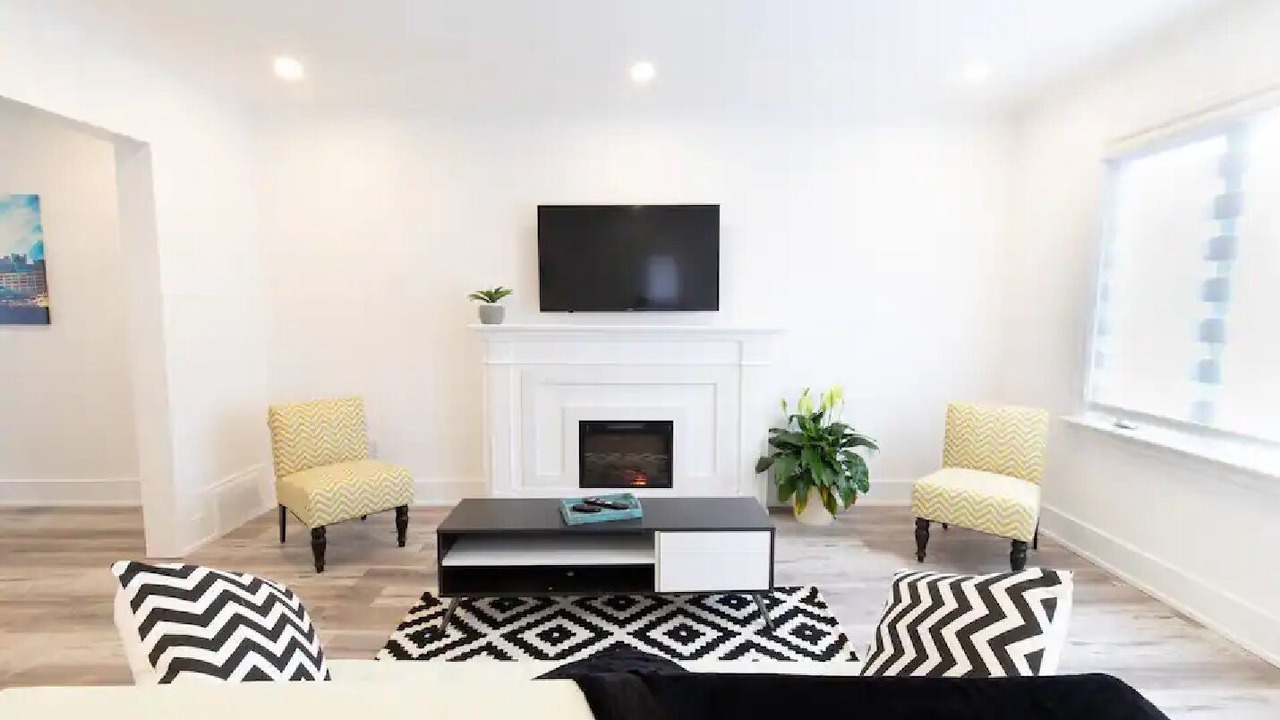 Photo of Livingroom in Newtonbrook