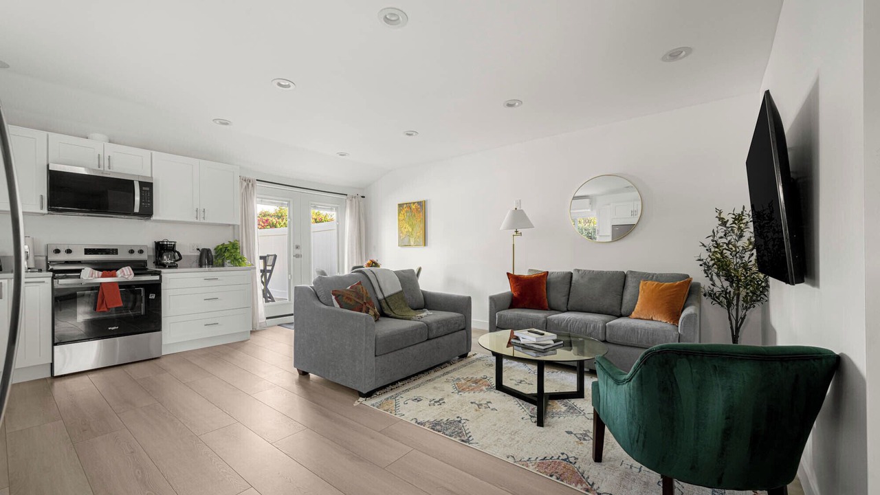 Photo of Livingroom in Canoga Park