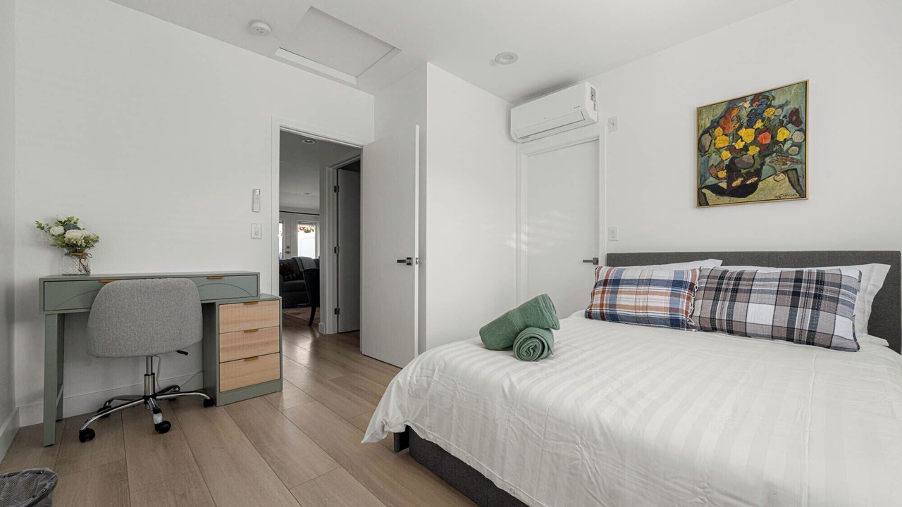 Photo of Bedroom in Canoga Park