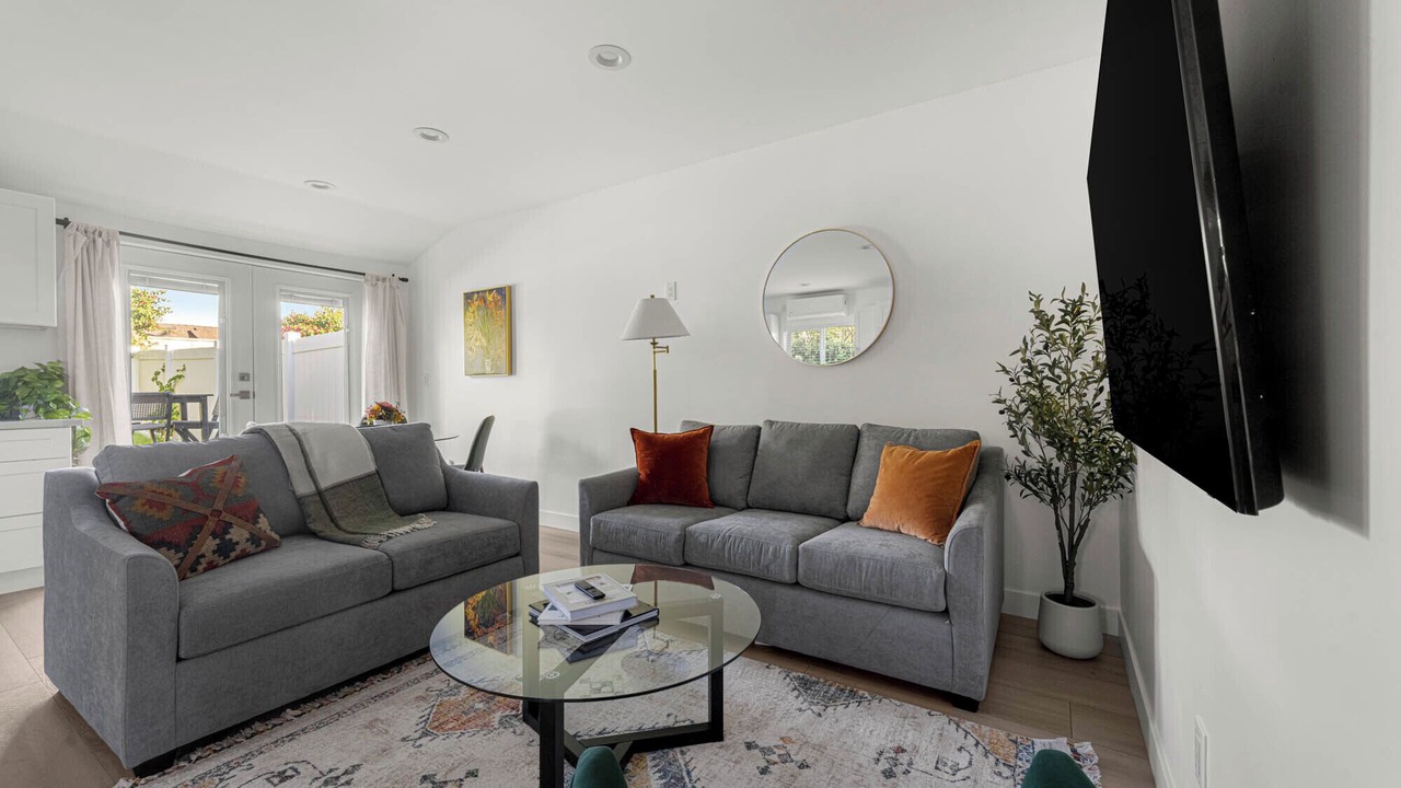 Photo of Livingroom in Canoga Park