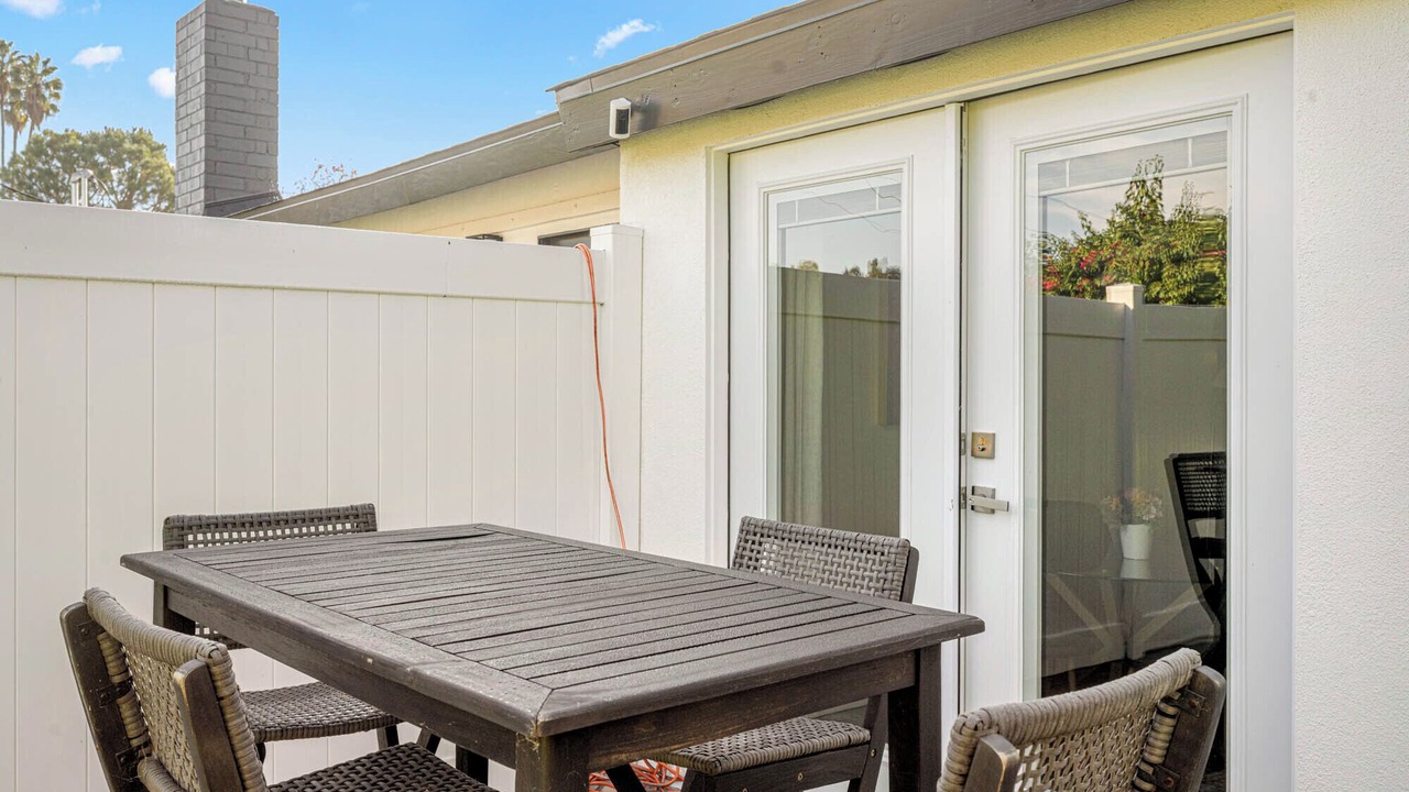 Photo of Outdoor in Canoga Park