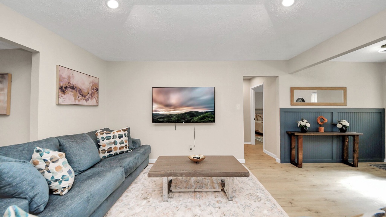 Photo of Livingroom in Oak Ridge North