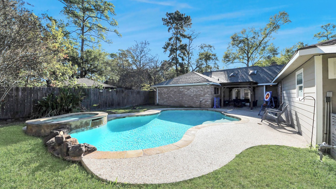 Photo of Outdoor in Oak Ridge North